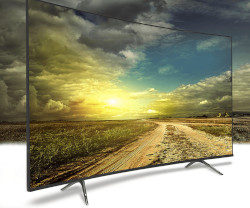 Voita matkalahjakortti arvo 2500 € Voita upouusi UHD Smart TV