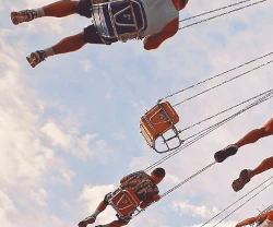 Voita neljä ranneketta Särkänniemeen